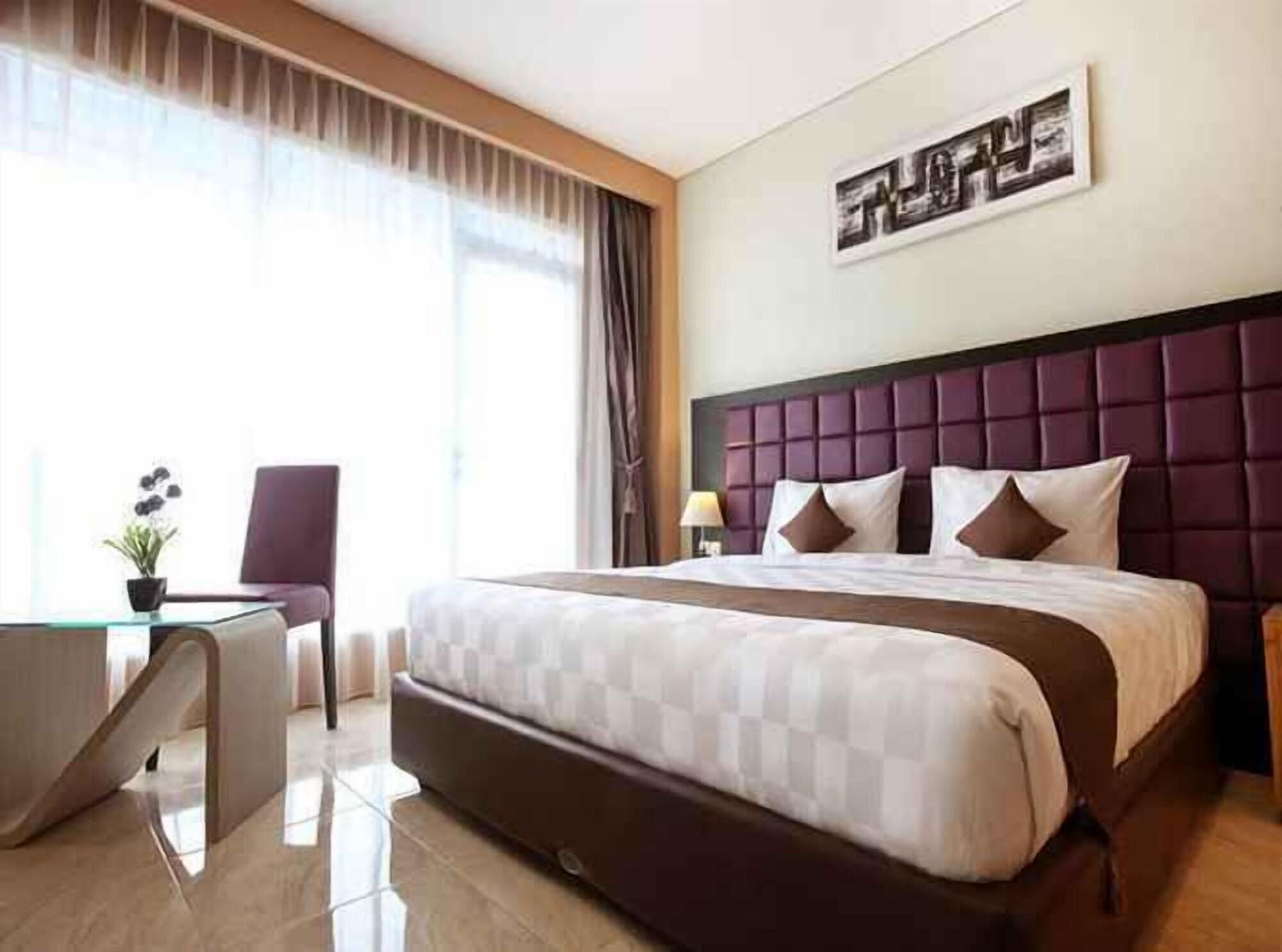 Asoka Luxury Hotel Бандар Лампунг Екстериор снимка