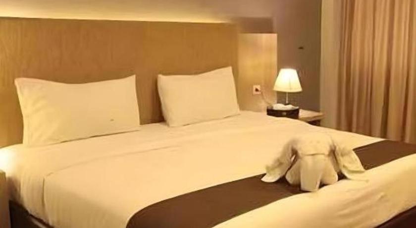 Asoka Luxury Hotel Бандар Лампунг Екстериор снимка