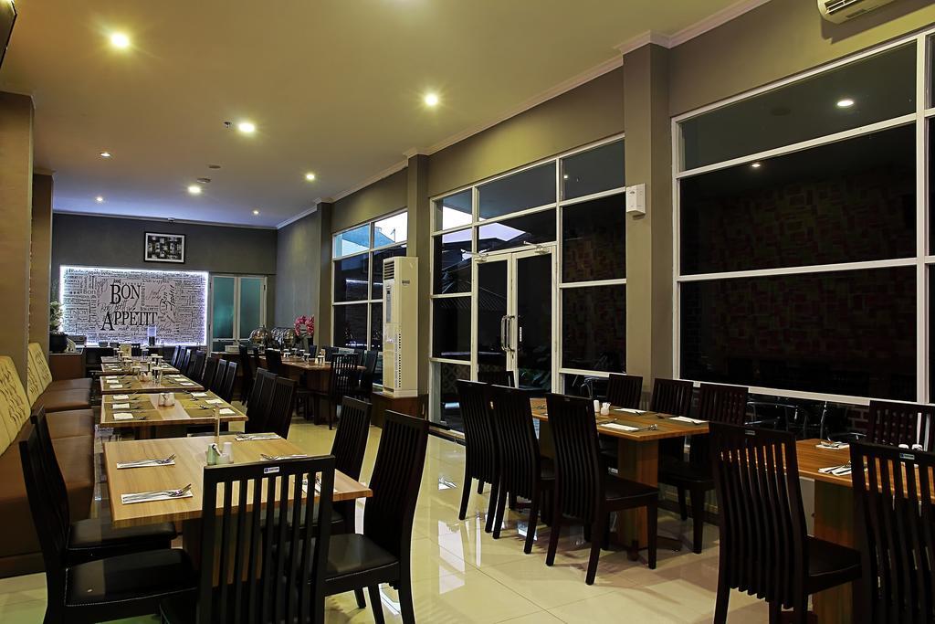 Asoka Luxury Hotel Бандар Лампунг Екстериор снимка