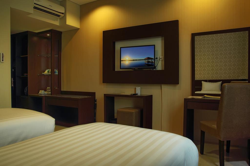Asoka Luxury Hotel Бандар Лампунг Екстериор снимка