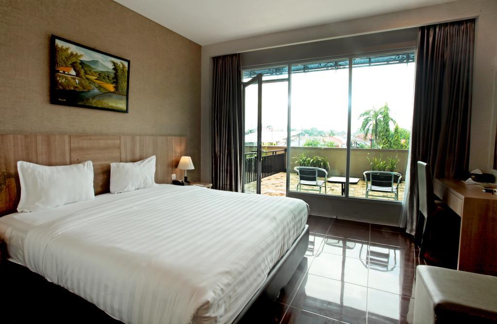 Asoka Luxury Hotel Бандар Лампунг Екстериор снимка