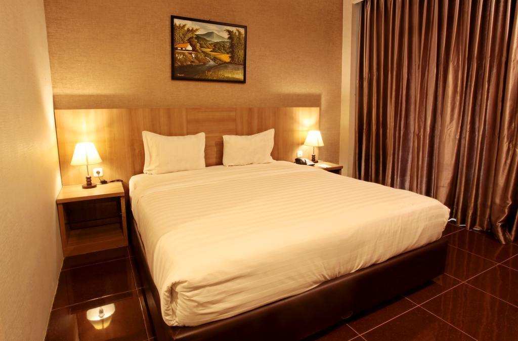 Asoka Luxury Hotel Бандар Лампунг Екстериор снимка