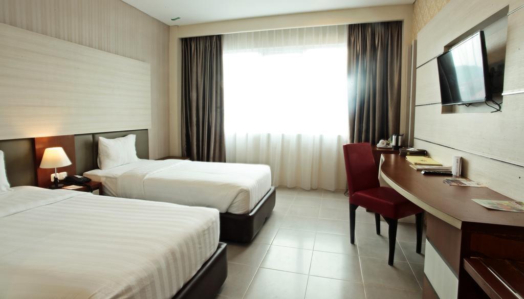 Asoka Luxury Hotel Бандар Лампунг Екстериор снимка