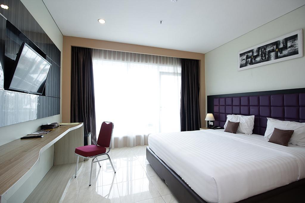 Asoka Luxury Hotel Бандар Лампунг Екстериор снимка