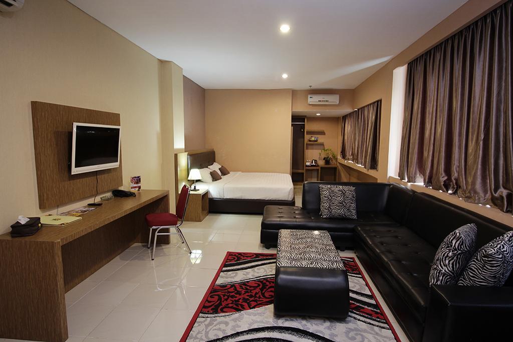 Asoka Luxury Hotel Бандар Лампунг Екстериор снимка