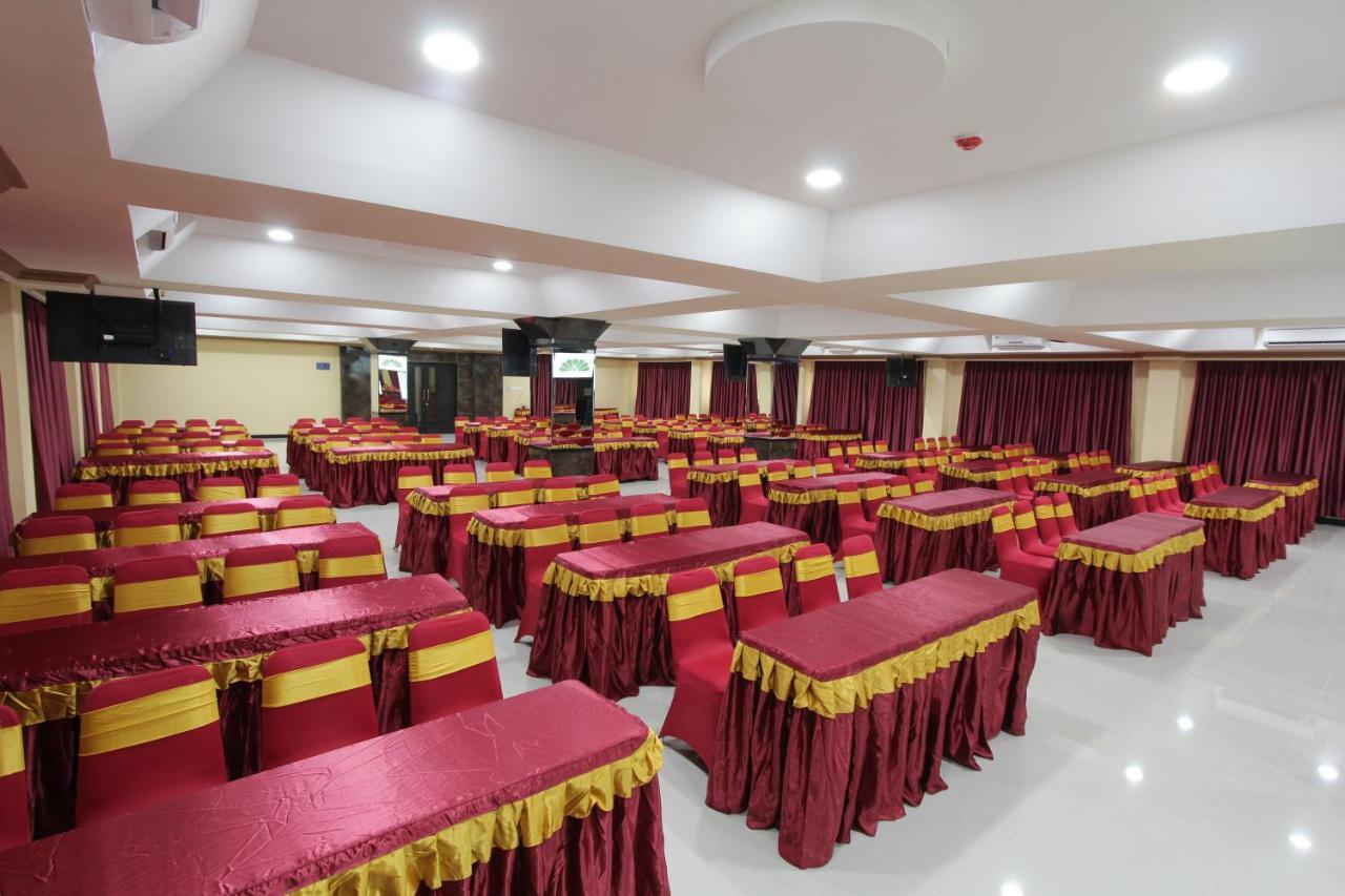 Asoka Luxury Hotel Бандар Лампунг Екстериор снимка
